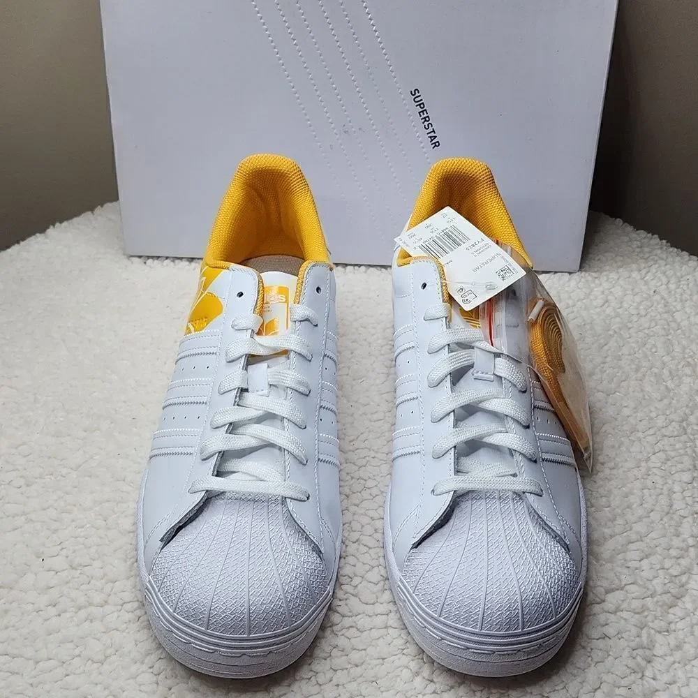 NWT Adidas mens Superstar Casual Sneakers Size 12 White/White/Active Gold